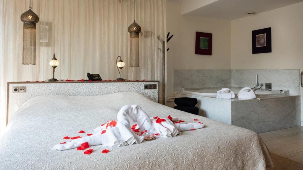 Bridal Suite room - Image 2