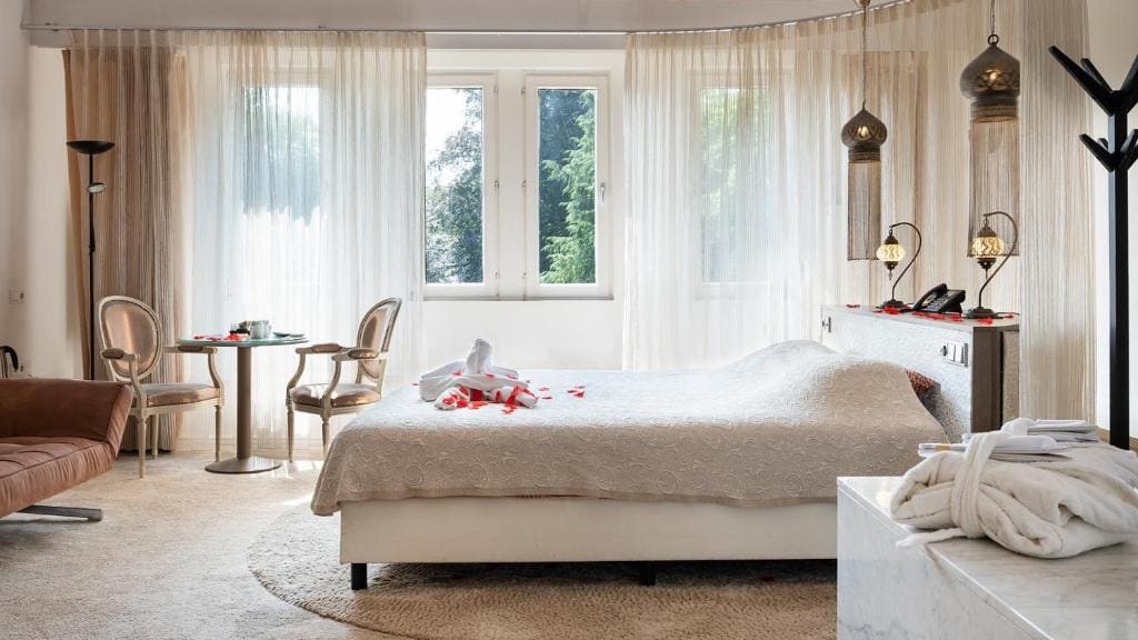 Bridal Suite room - Image 1
