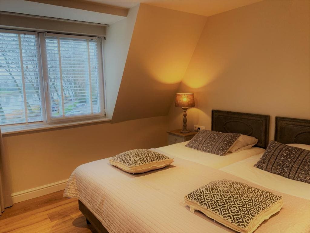 Deluxe Double Room with Bath room - Image 2