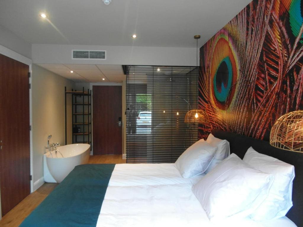 Superior Twin Room room - Image 3
