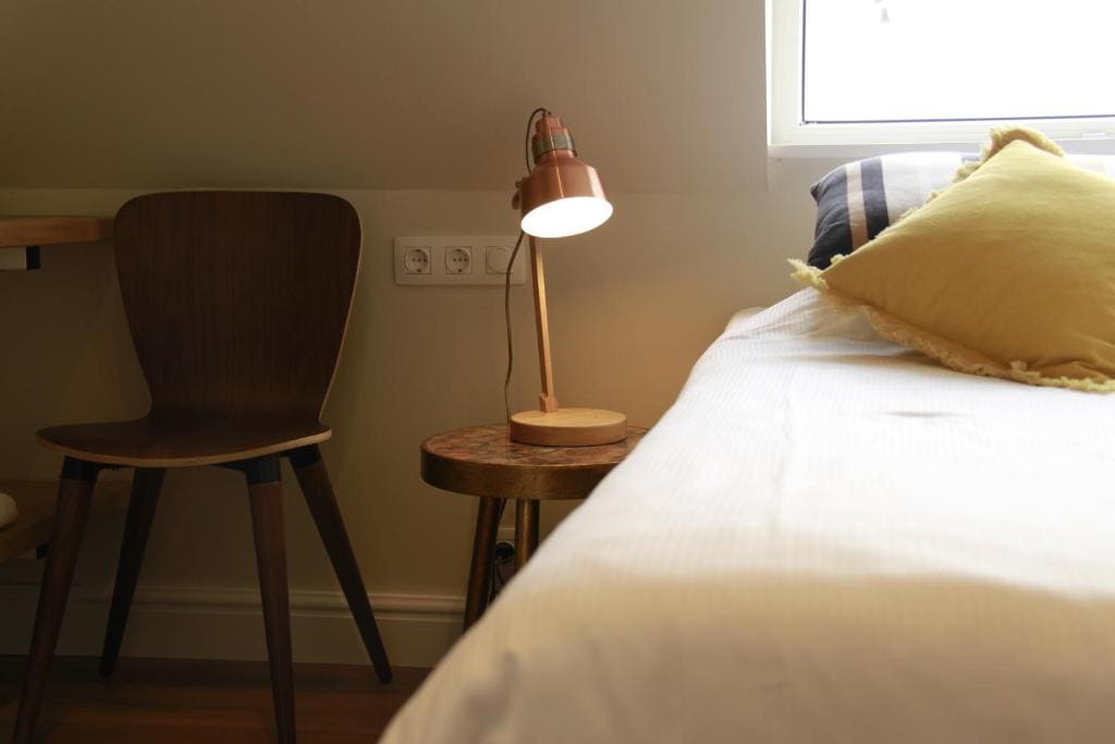 Small Twin Room room - Image 2