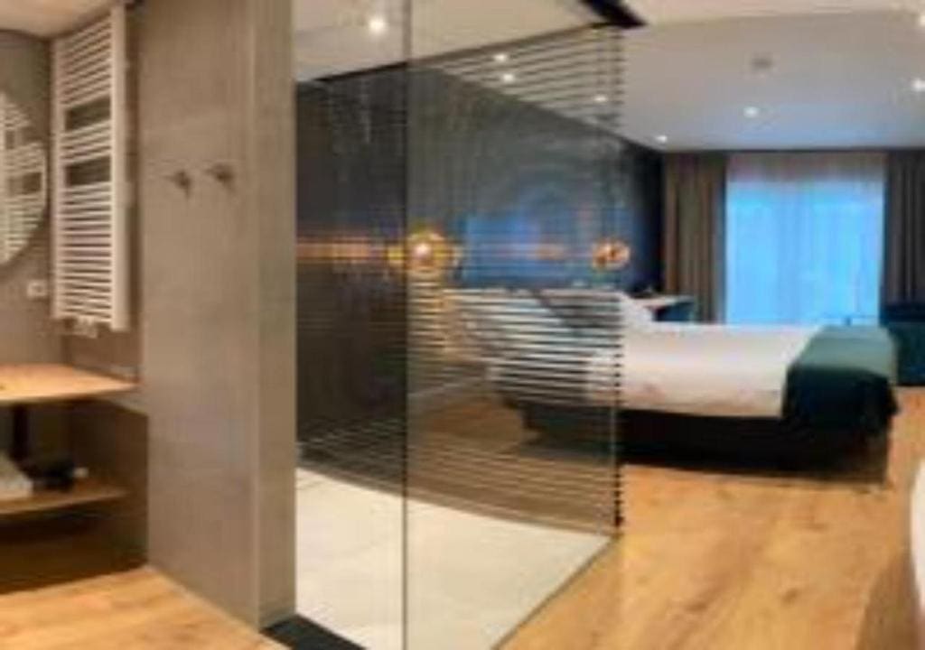 Family Room room - Image 3