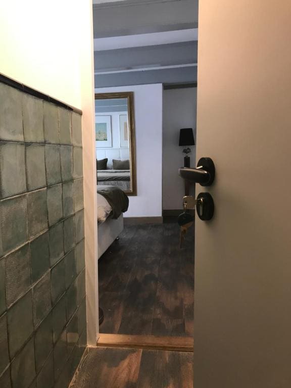 Room room - Image 1