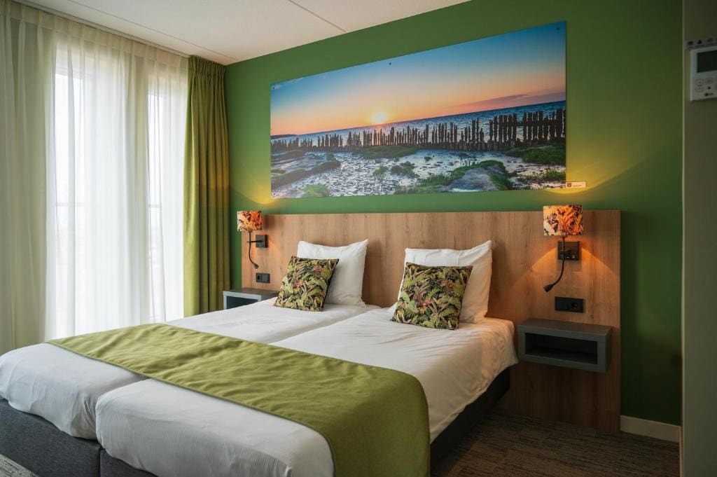 Double Room with Sea View room - Image 3