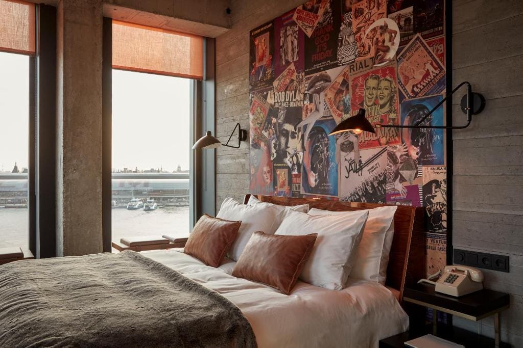 Deluxe Corner Room with City View room - Image 2