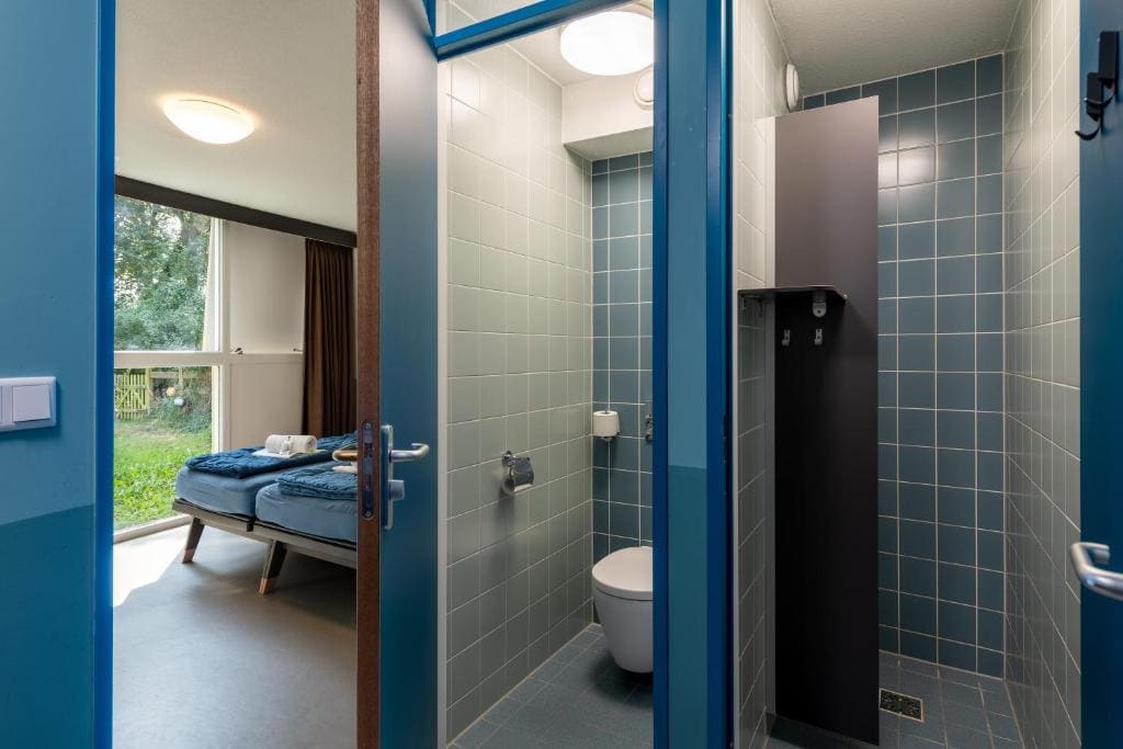 Quadruple Family Room with Private Bathroom and Shower room - Image 3