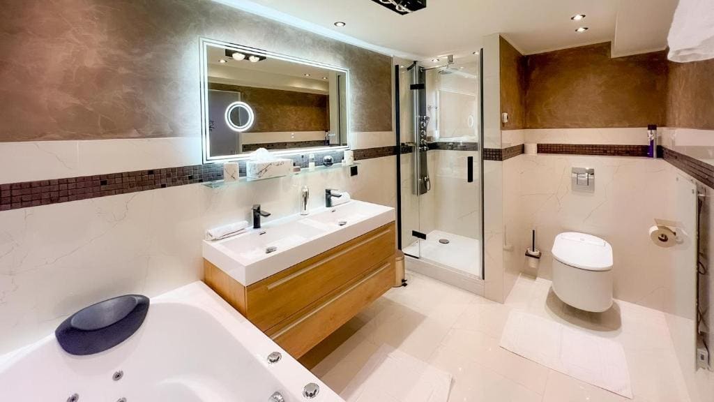 Superior Queen Room room - Image 1