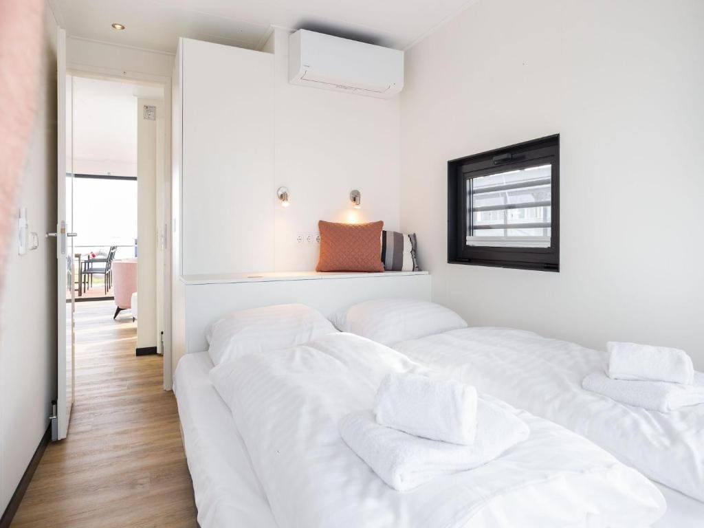 Two-Bedroom Holiday Home room - Image 2