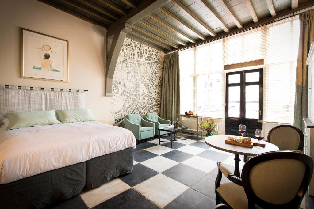 Deluxe Suite room - Image 3