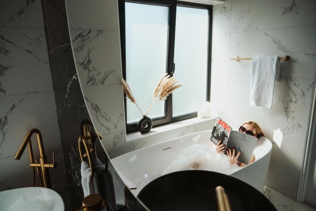 Double Room with Jacuzzi room - Image 1