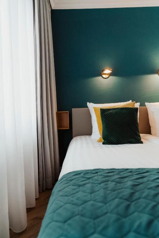 Triple Room with Private Bathroom room - Image 2
