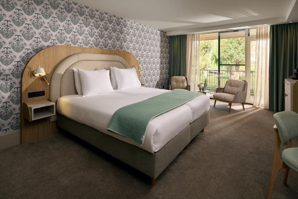 Twin Room with Balcony room - Image 2