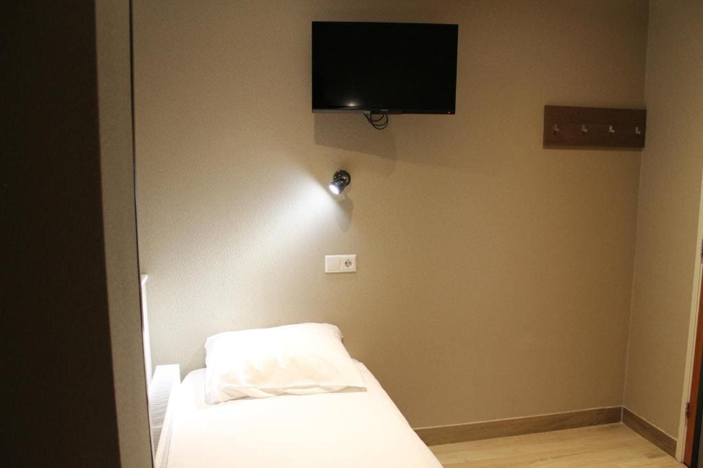 Twin Room - Basement room - Image 2