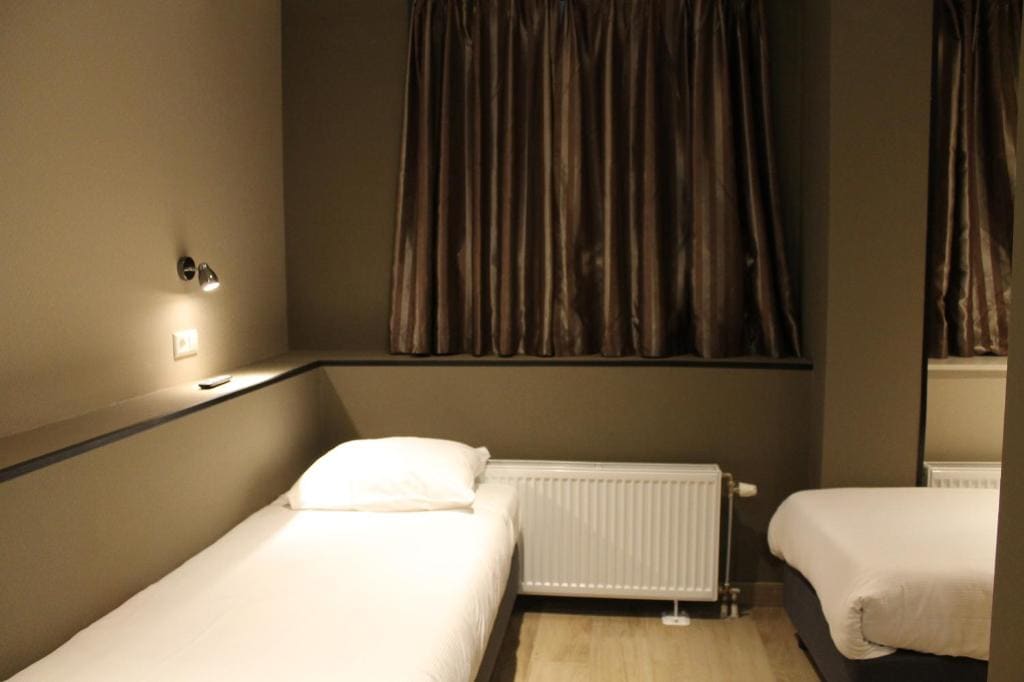 Twin Room - Basement room - Image 3