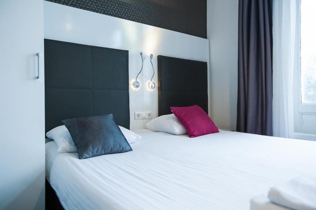 Small Double Room room - Image 2