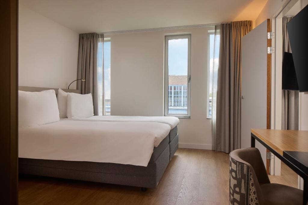 Superior Deluxe Room room - Image 3