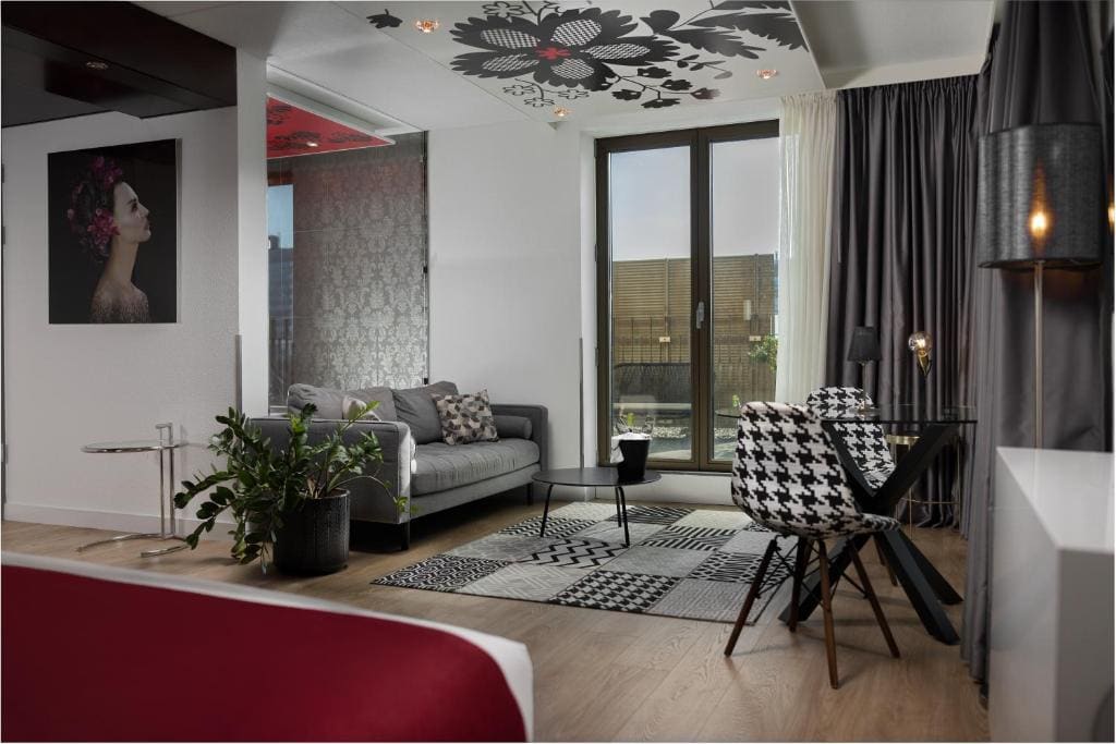 Suite room - Image 2