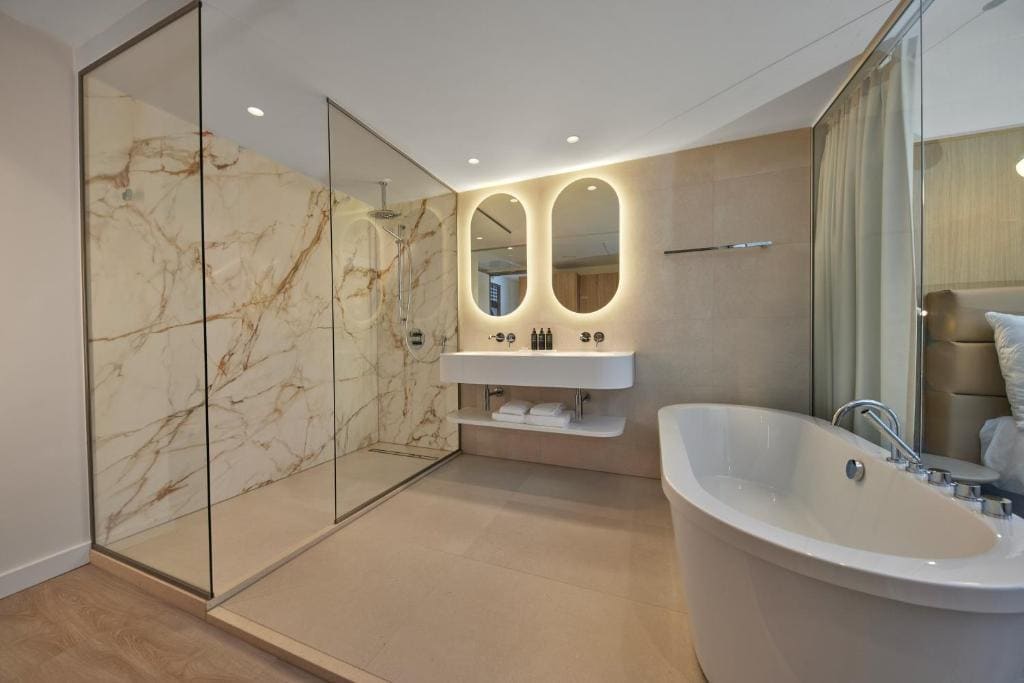 Superior Suite room - Image 3