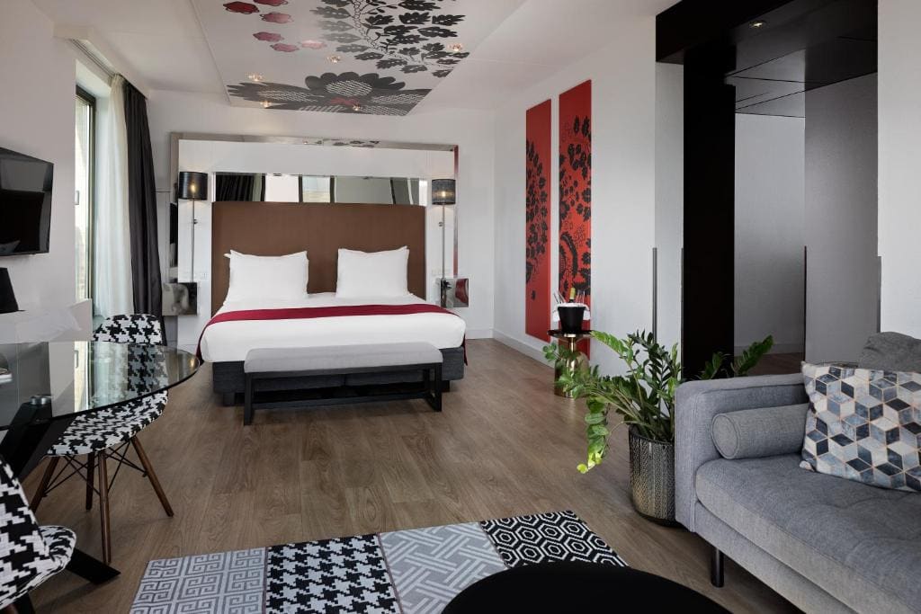 Suite room - Image 1