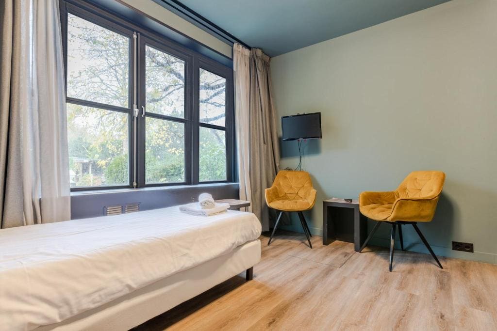 Family Room room - Image 1