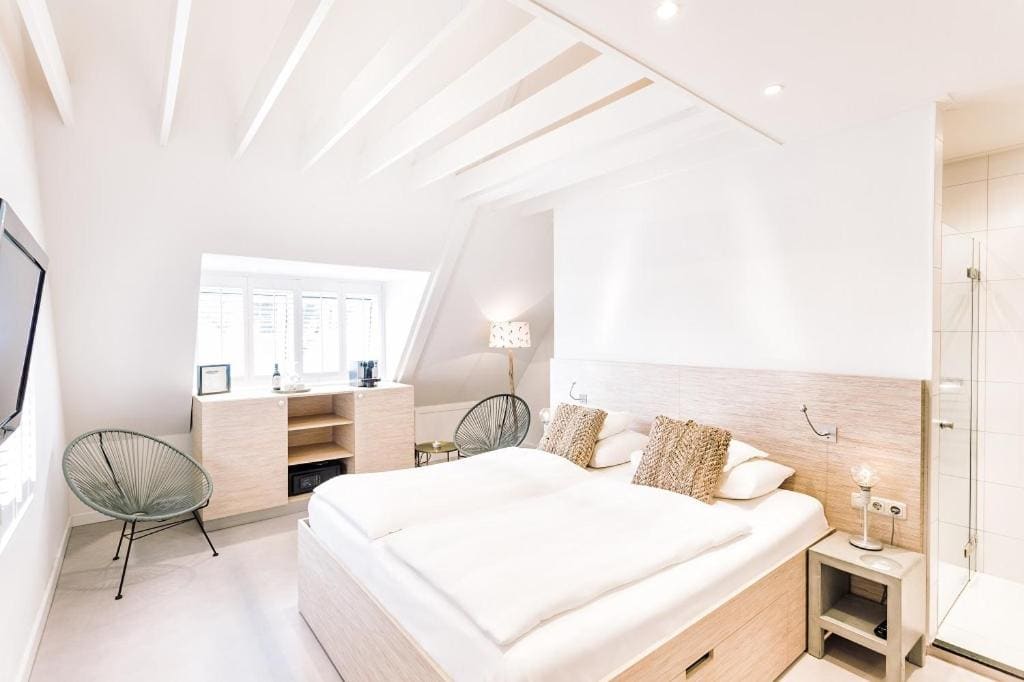 Deluxe Suite room - Image 2