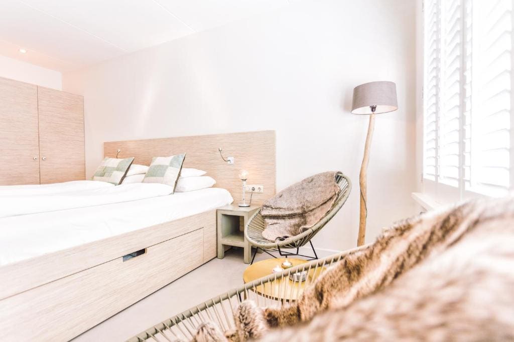 Deluxe Suite room - Image 3