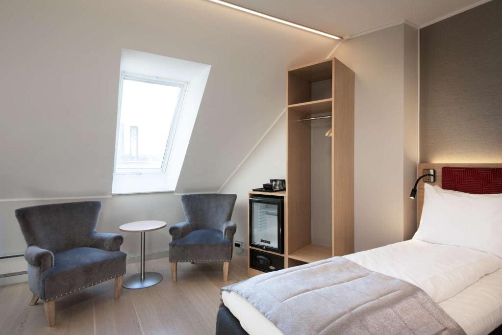 Superior King Room - Non-Smoking room - Image 3