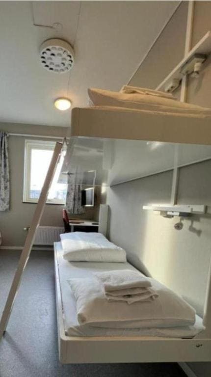 Twin Room with City View room - Image 2