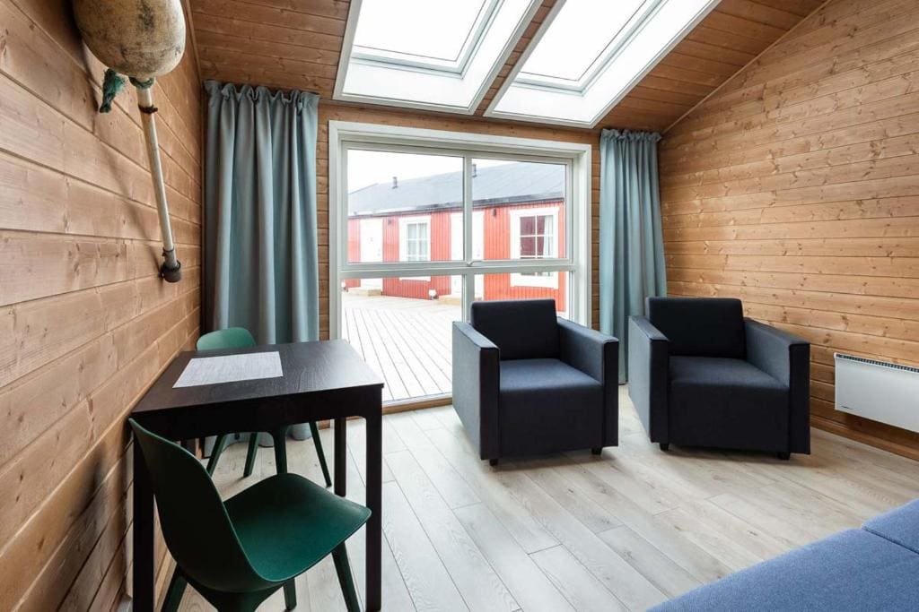 Superior One-Bedroom Cottage room - Image 3