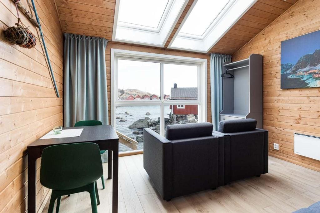 One-Bedroom Apartment room - Image 3