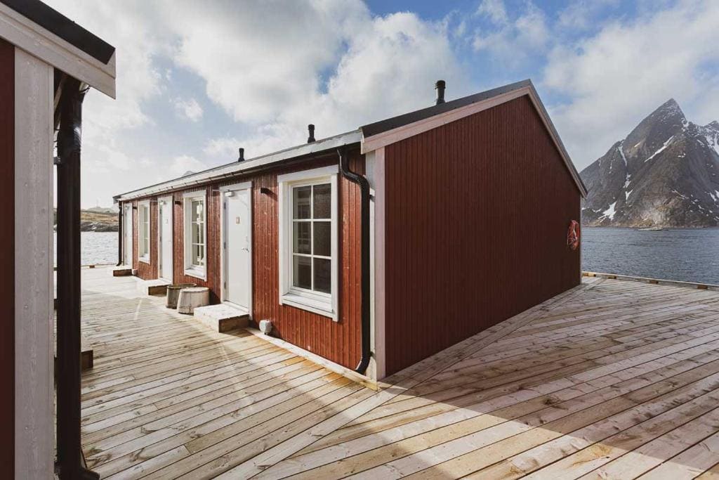 Waterfront Superior One-Bedroom Cottage room - Image 3
