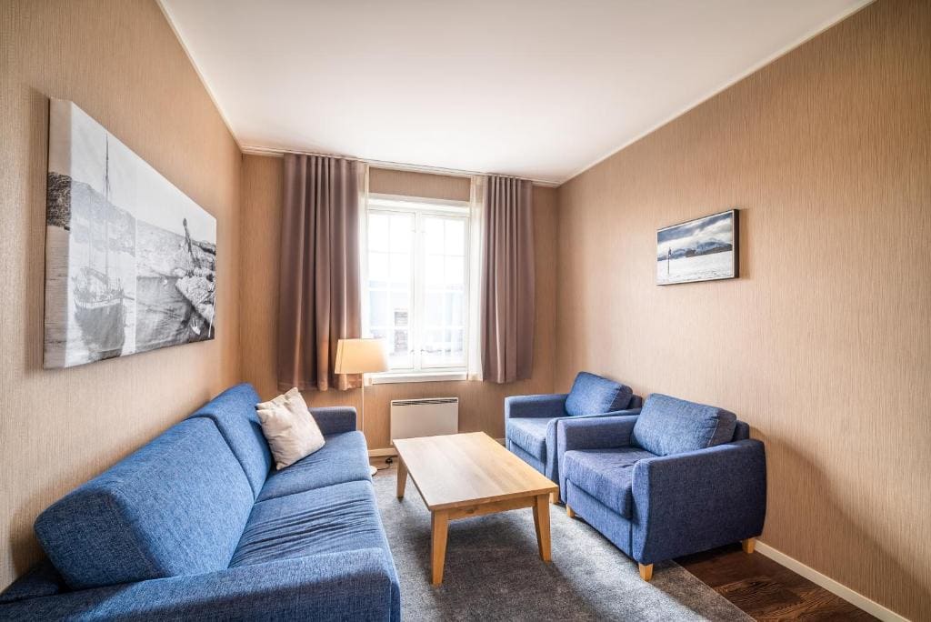 Deluxe Double Room with Sea View room - Image 2
