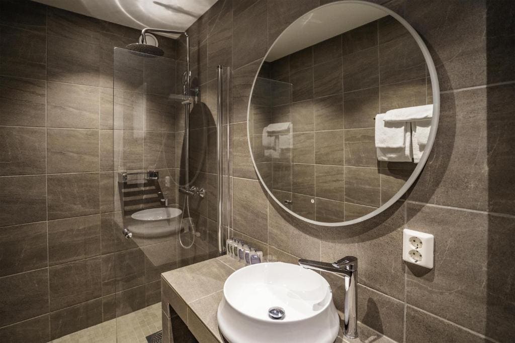 Two-Bedrooms Apartment room - Image 1