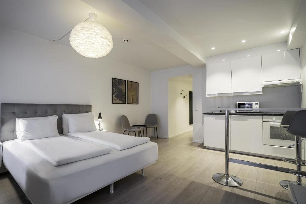 Studio Apartment room - Image 1