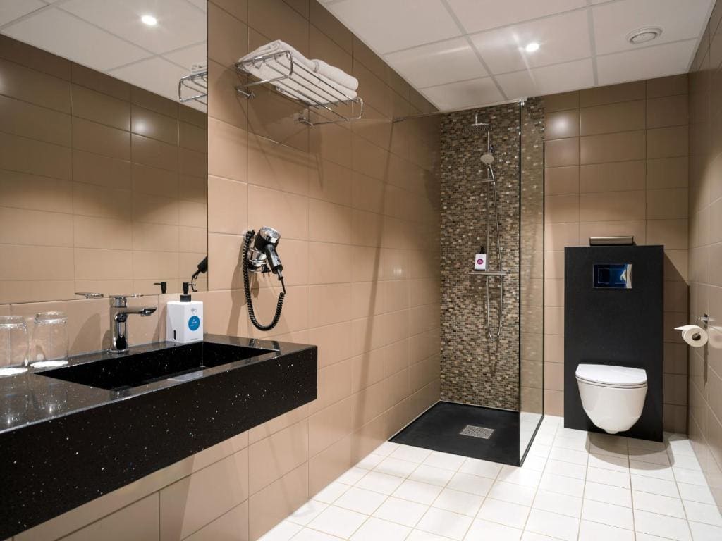 Deluxe Double or Twin Room room - Image 3