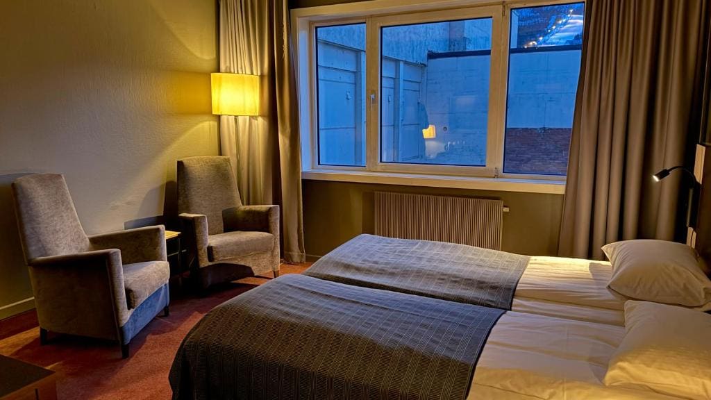Compact Twin room - Image 2