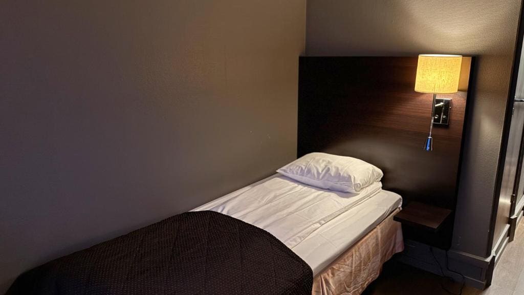 Compact Single room - Image 3