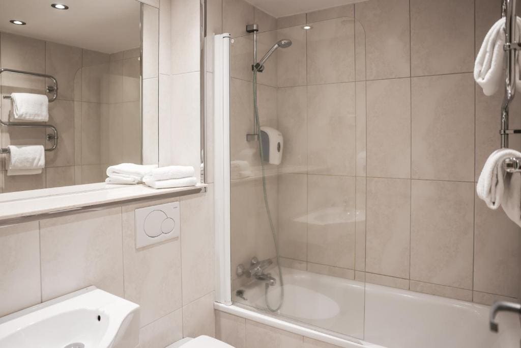 Family Room room - Image 1