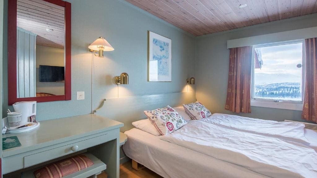 Large Two-Bedroom Apartment room - Image 1
