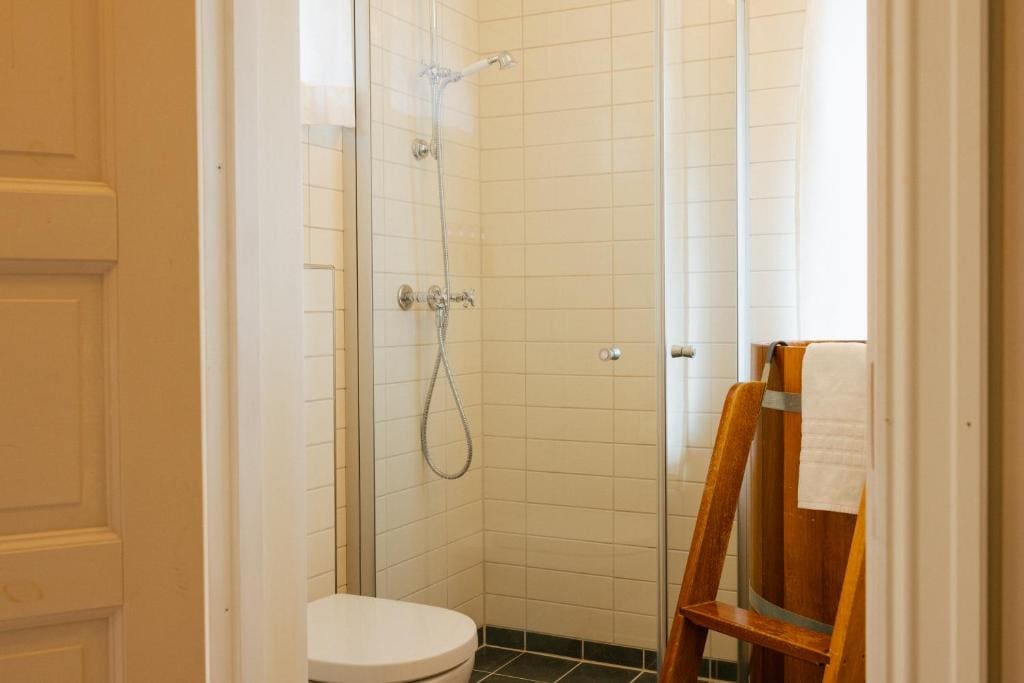 Double or Twin Room with Private Bathroom room - Image 3