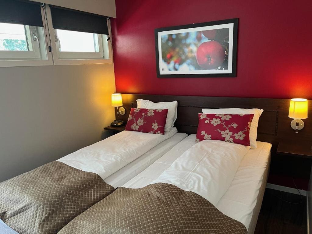 Small Double or Twin Room room - Image 3