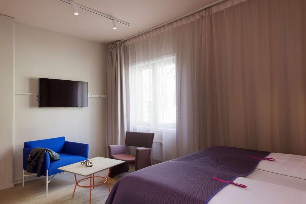 Family Room room - Image 2