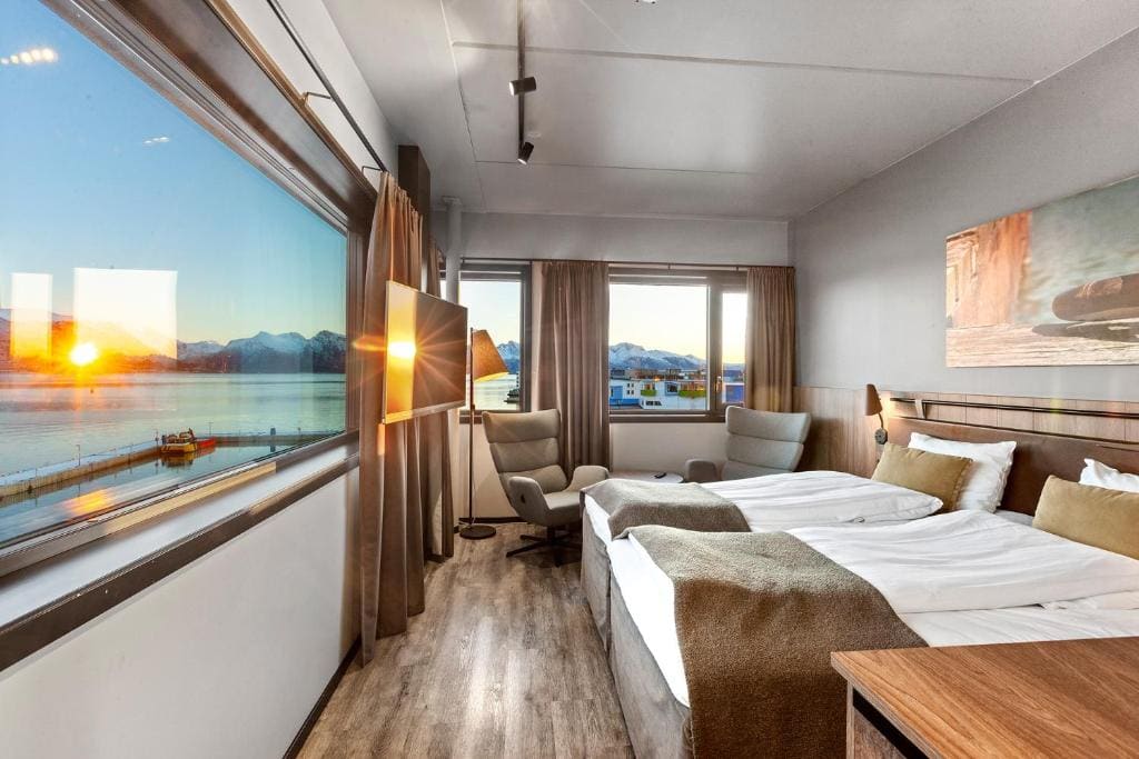 Superior Twin Room room - Image 3