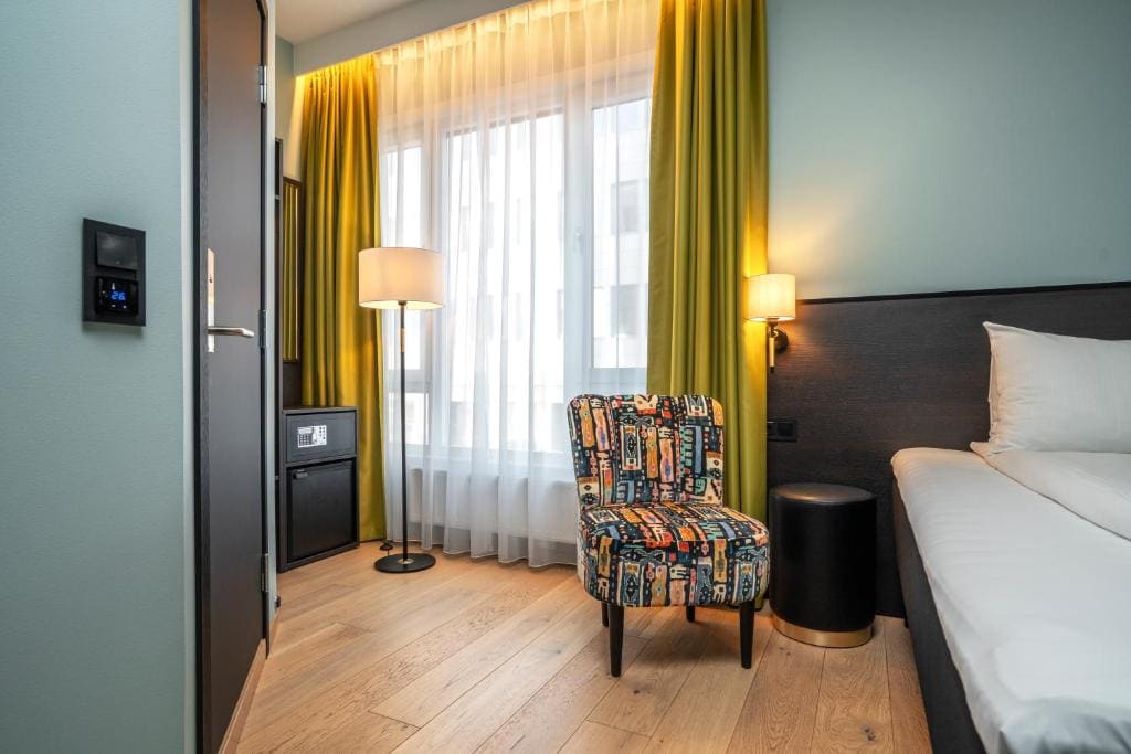 Business Double or Twin Room room - Image 2