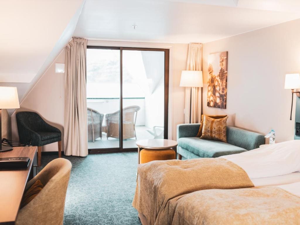 Superior Twin Room Fjord View room - Image 2