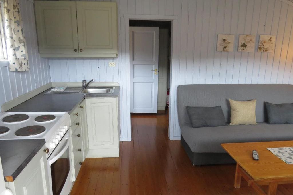 One-Bedroom House room - Image 2