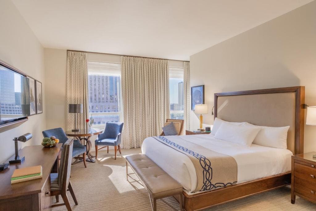 Deluxe Suite with King Bed room - Image 1