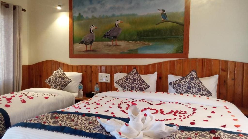 Superior Double or Twin Room with Pool View room - Image 1
