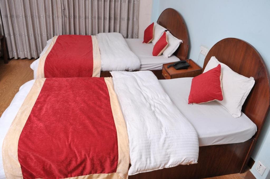 Standard Triple Room room - Image 2
