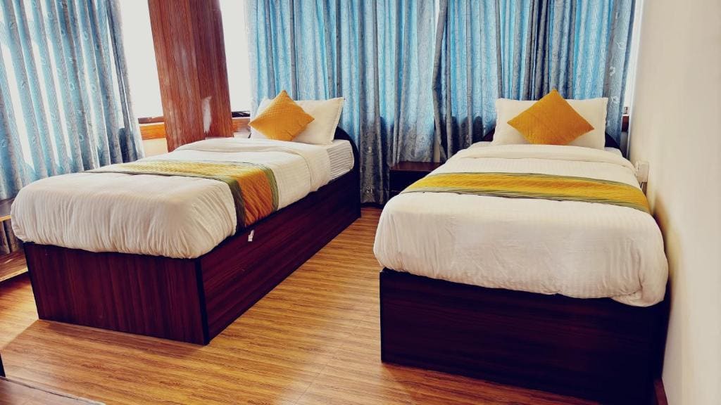 Deluxe Double or Twin Room with City View room - Image 2